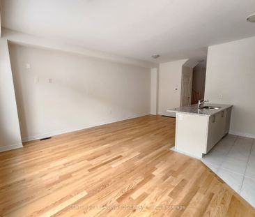 Townhouse For Lease | E8102706 - Photo 4