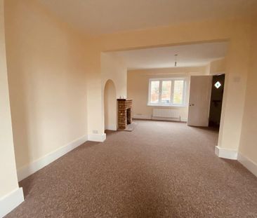 2 bedroom semi-detached house to rent - Photo 4