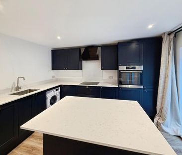 3 bedroom flat to rent - Photo 6