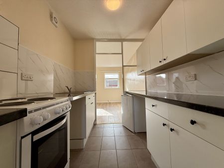 St. Clares Gardens, Bognor Regis - Photo 3