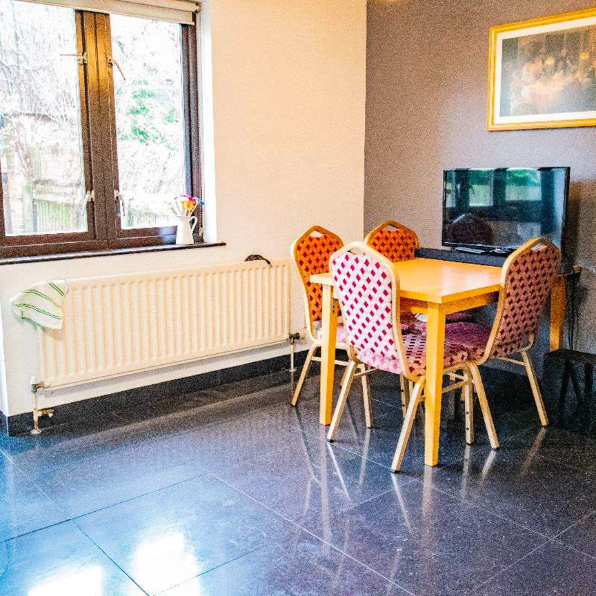 Manchester Road Room A - Photo 1