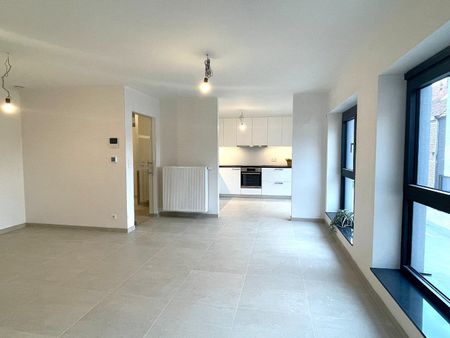 Totaal gerenoveerd, ruim appartement in centrum Lauwe! - Foto 3