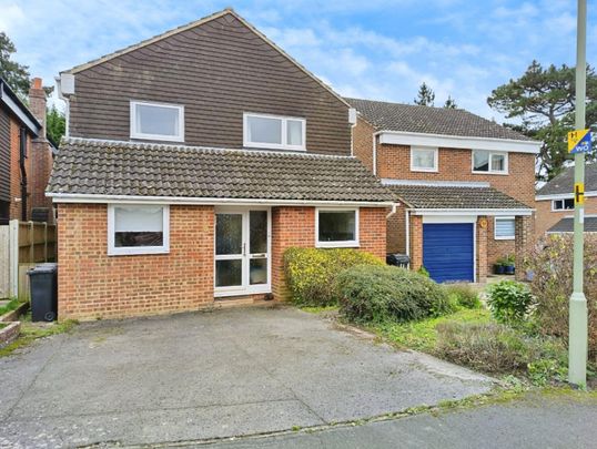 St. Swithun Close, Bishops Waltham - Photo 1