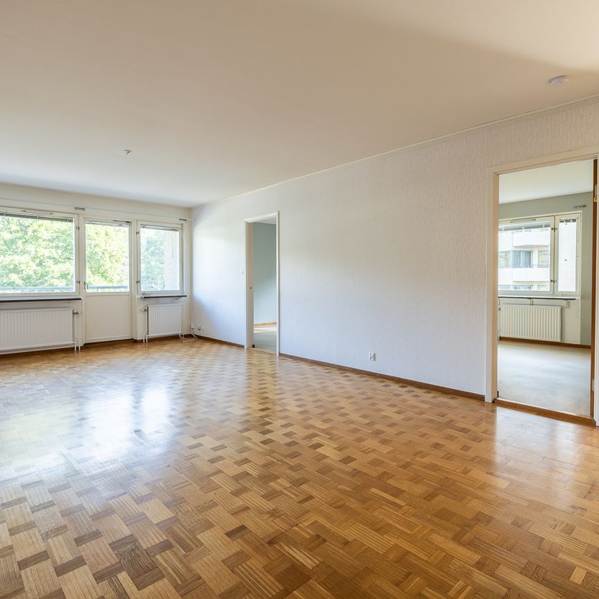 Kraftkärrsvägen, Finspång - Photo 1