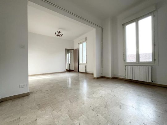 Location Appartement 3 pièces 74m² AVIGNON 84000 - Photo 1