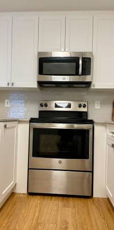 Quartz countertops, Social Room, Elevator - Photo 1