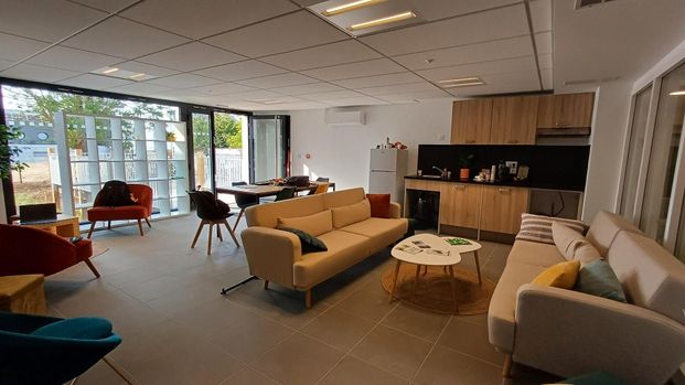 location Appartement T1 DE 18.3m² À LA ROCHELLE - Photo 1