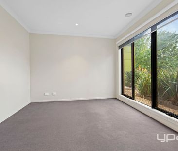 40B The Avenue, Caroline Springs - Photo 4