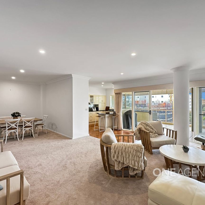 The Penthouse - Sophisticated elegance. - Photo 1