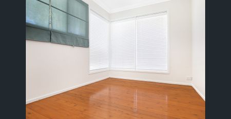 Large home 5 bedroom home - Photo 2