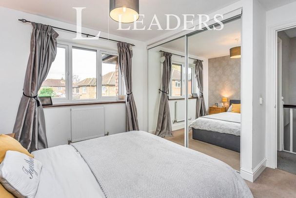 4 bedroom detached house to rent - Photo 1