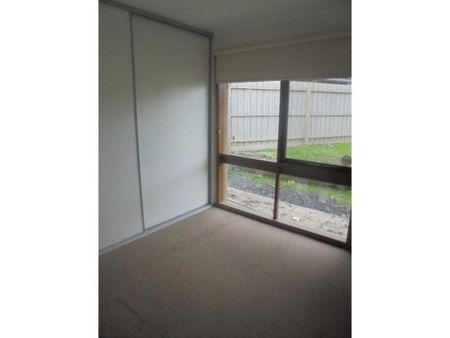 QUIET COURT LOCATION - Photo 2