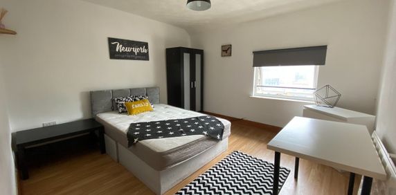 2 Bed Flat, Humberstone Gate, LE1 - Photo 2