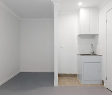 Brand New Courtyard Family Home - Photo 2