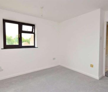 Herongate, Shoeburyness, Essex, SS3 - Photo 6