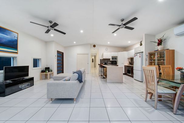 Immaculate Kawana Island Home with Pool - Photo 1