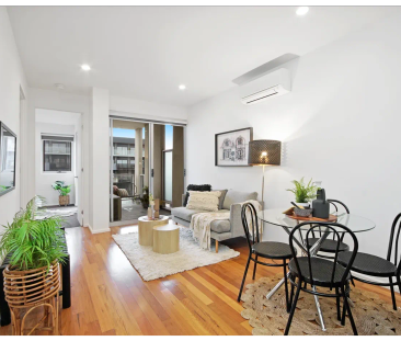 A Preston Address with a Thornbury Lifestyle - Photo 1