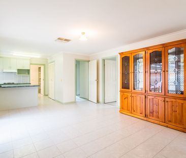 Quiet Court Living - Photo 3