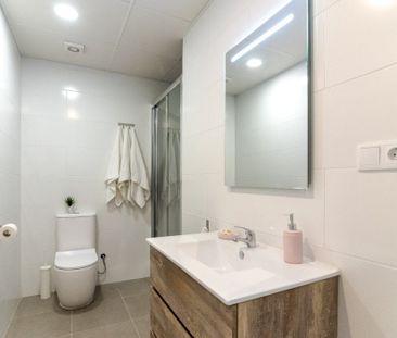 Charming room in Fuencarral - Photo 5