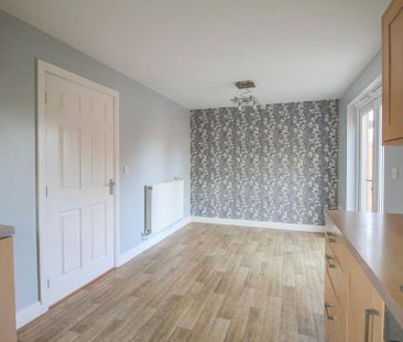 3 bedroom semi-detached house to rent - Photo 4