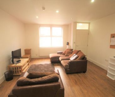 4 bedroom terraced house to rent - Photo 3