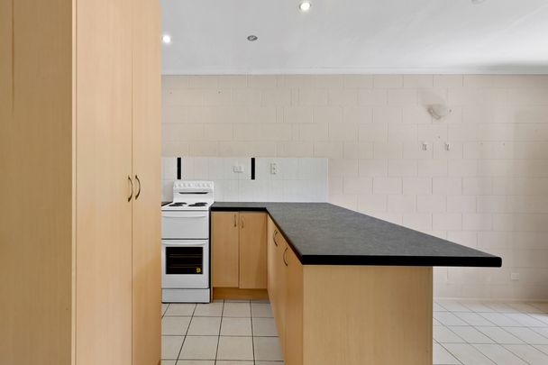 Perfect, quiet location, Close to all amenities - Photo 1