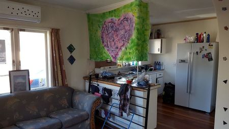 University Student Flat - adjacent to Univeristy - Photo 3