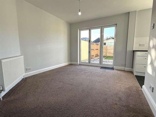 Sherwood Park Road, Mitcham, CR4 - Photo 1