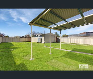 17 Hunter Avenue, California Gully, Vic 3556 - Photo 3