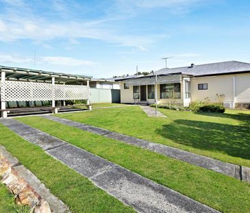 Charming 3-Bedroom Home - Photo 6