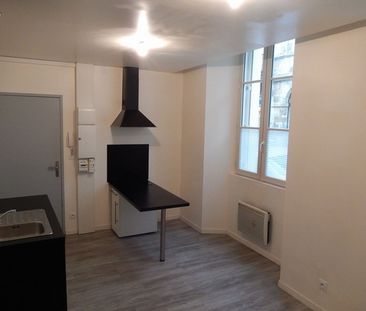 Location Appartement 1 pièce 24m² BORDEAUX 33000 - Photo 2