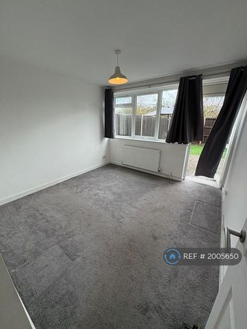 2 bedroom flat to rent - Photo 3