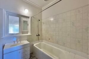 Classic Wembley charm with lifestyle at your doorstep! - Photo 2