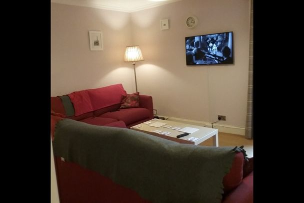 2 Bed Flat, Stockbridge, EH3 - Photo 1