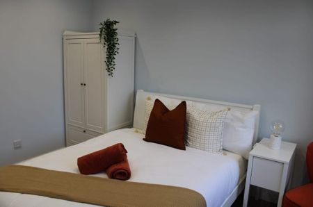 3 Bed Flat, Dudden Hill Lane, NW10 - Photo 5