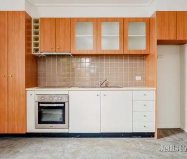 2 Bed, 1 Bath - Photo 4