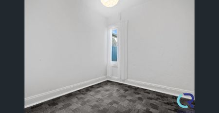 SINGLE STORY 3 BEDROOM - Photo 3