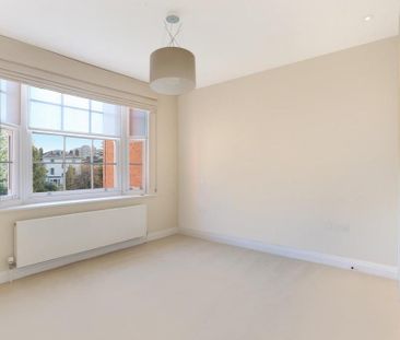 3 bedroom flat to rent - Photo 5