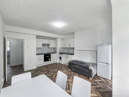 1 Bed Flat, Parrington House, SW4 - Photo 3