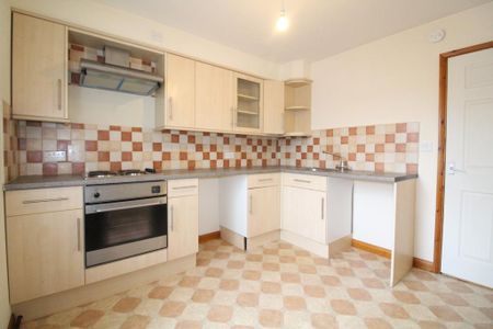 2 bedroom flat to rent - Photo 3