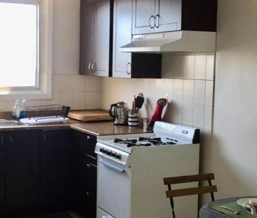 3 ½ SPACIEUX & BIEN ENTRETENU - Photo 4