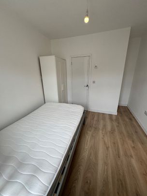 Room in a Shared House, Bristol, BS2 - Photo 1