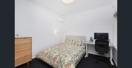 FABULOUS FAMILY HOME IN ENVIABLE LOCATION! - Photo 2