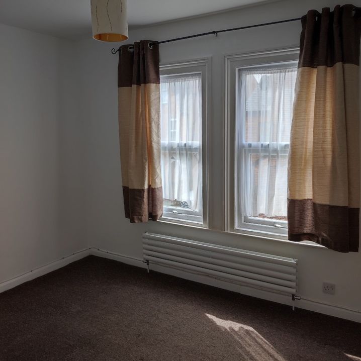 2 Bed Flat, Cholmeley Road, RG1 - Photo 1