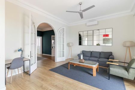 Carrer de la Reina Cristina, Barcelona, Catalonia 08003 - Photo 2