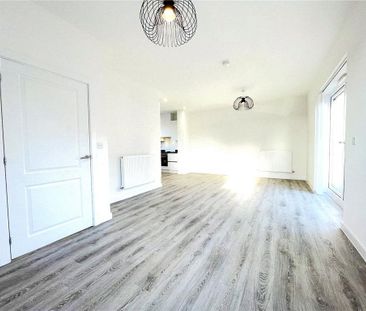 3 bedroom end of terrace house to rent - Photo 2