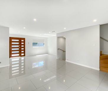 Modern 3 Bedtoom Townhouse! - Photo 6