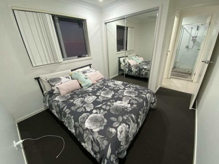 Springfield Lakes - Photo 5