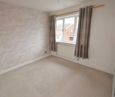 2 bedroom semi-detached house to rent - Photo 4