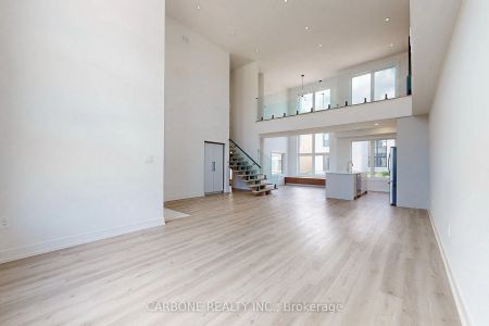 Detached Home For Lease | S9055434 - Photo 2